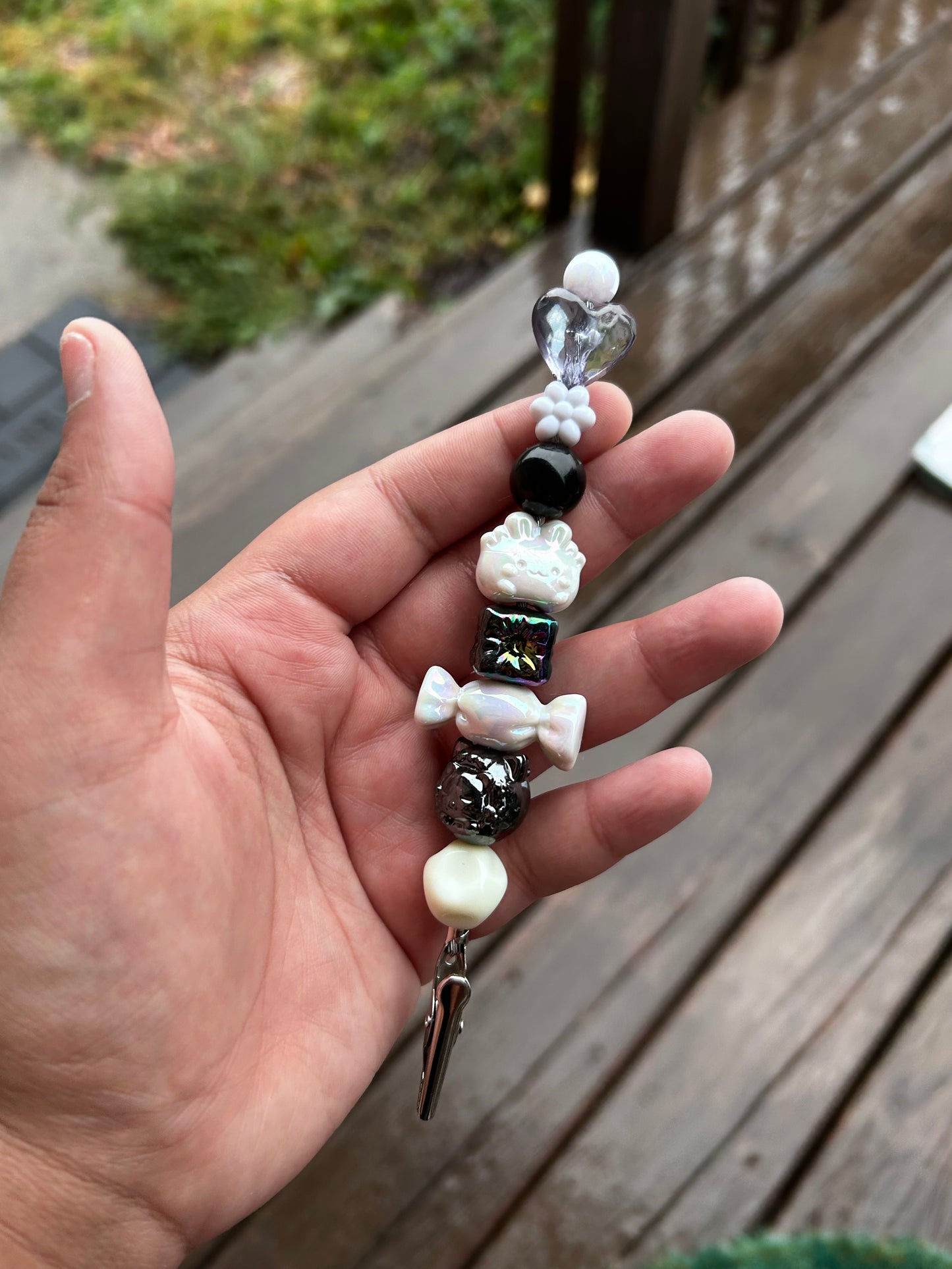 “Candy Cuddles “ Garden Clip